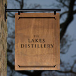 Lakes Distillery Schild
