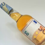 Whisky Flasche mit Euro